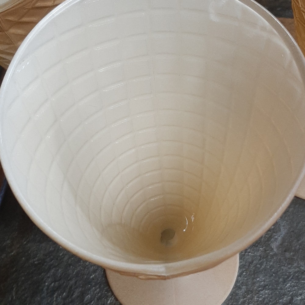 Glass waffle cone Sunday dishes - Picture 2 of 3